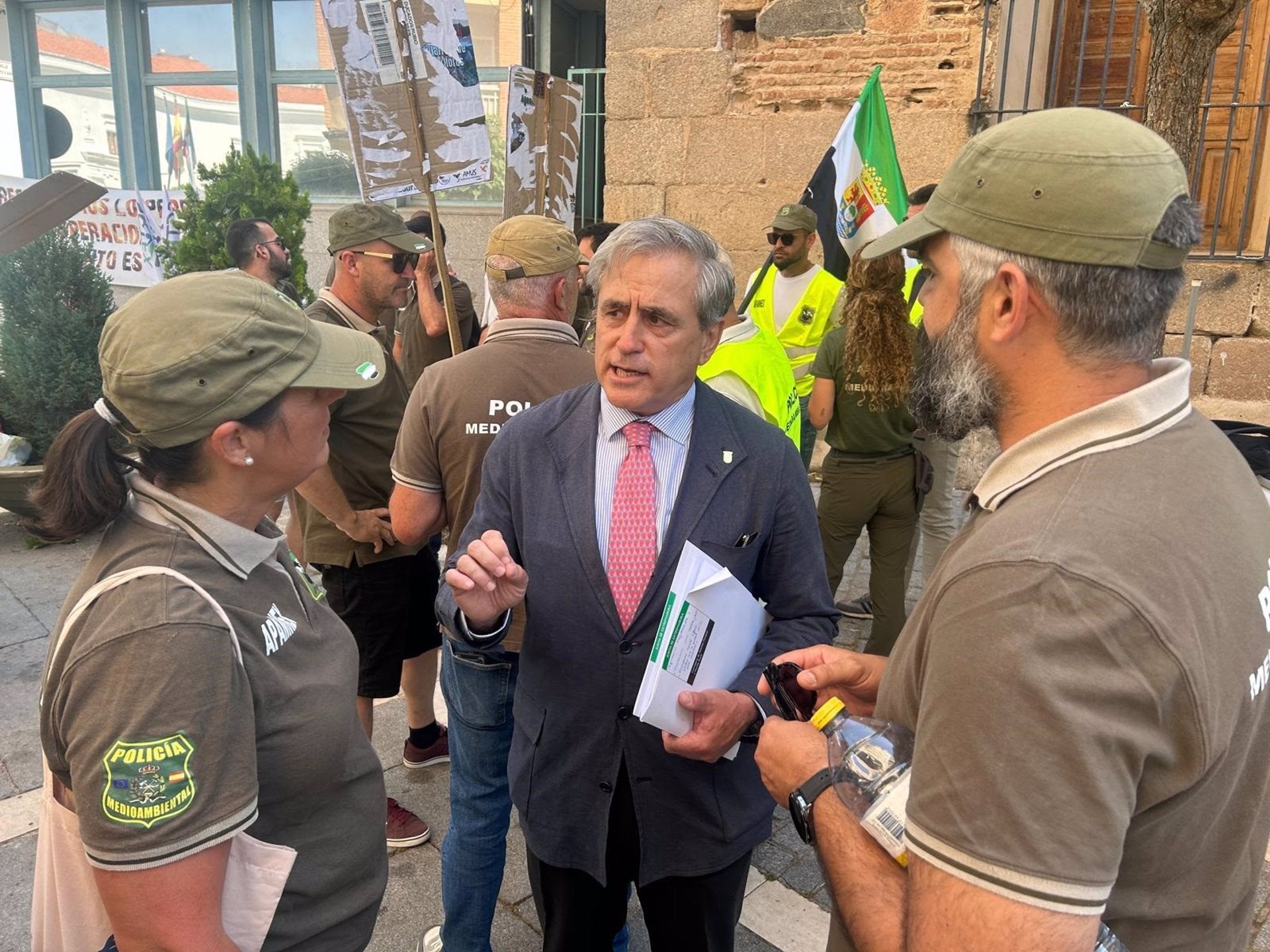 La Junta de Extremadura seguirá atendiendo las reivindicaciones "correctas" de los agentes del medio natural La Junta de Extremadura seguirá atendiendo las reivindicaciones "correctas" de los agentes del medio natural