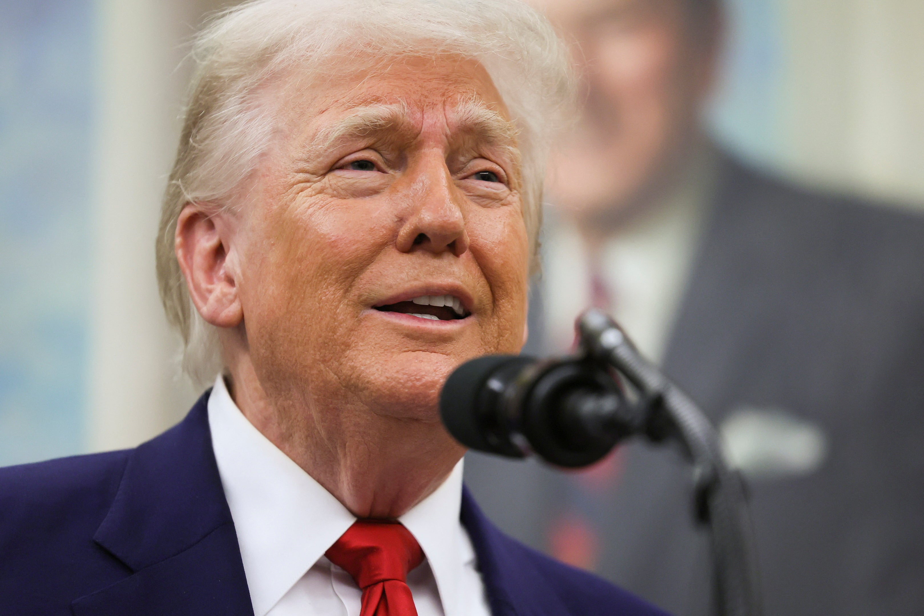 Donald Trump celebra la suspensión del bloqueo "erróneo y político" a sus aranceles Donald Trump celebra la suspensión del bloqueo "erróneo y político" a sus aranceles