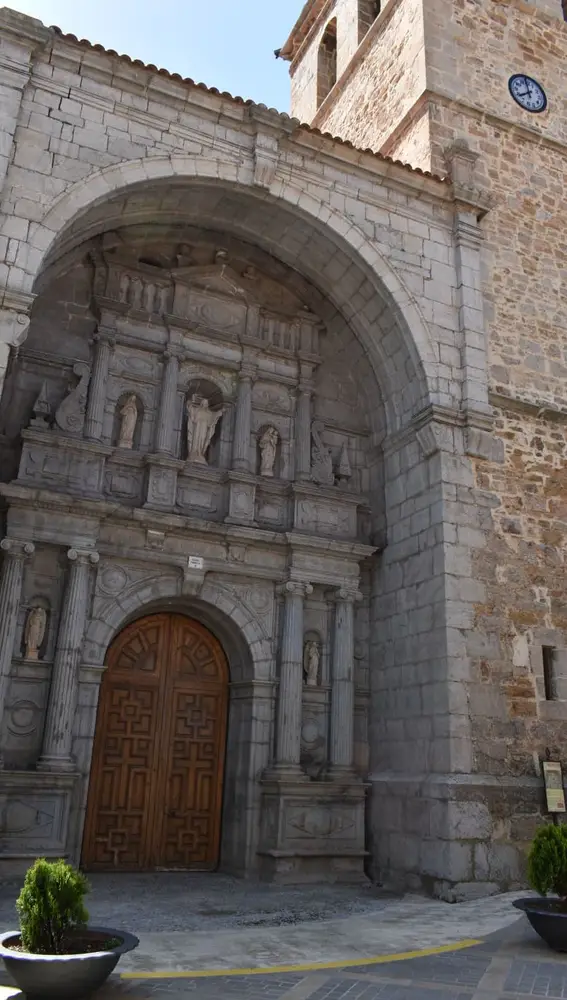 Iglesia de Santa Emerenciana, en La Puebla de Valverde Iglesia de Santa Emerenciana, en La Puebla de Valverde