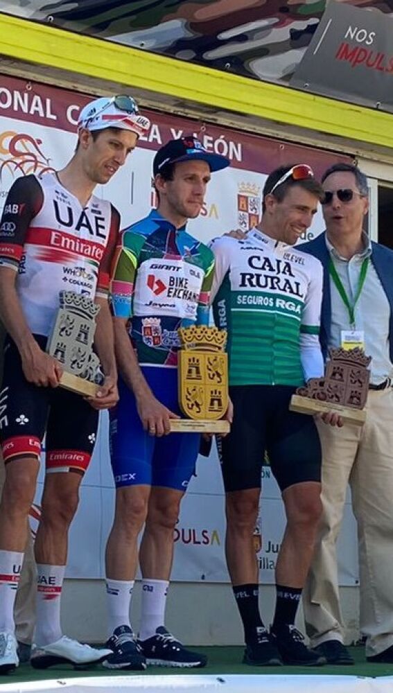 George Bennett, Simon Yates y Jonathan Lastra, los tres primeros de la Vuelta a Castilla y León de 2022