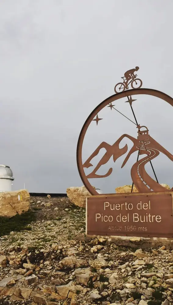 El Observatorio Astrofísico de Javalambre, en el Pico del Buitre, Arcos de las Salinas El Observatorio Astrofísico de Javalambre, en el Pico del Buitre, Arcos de las Salinas