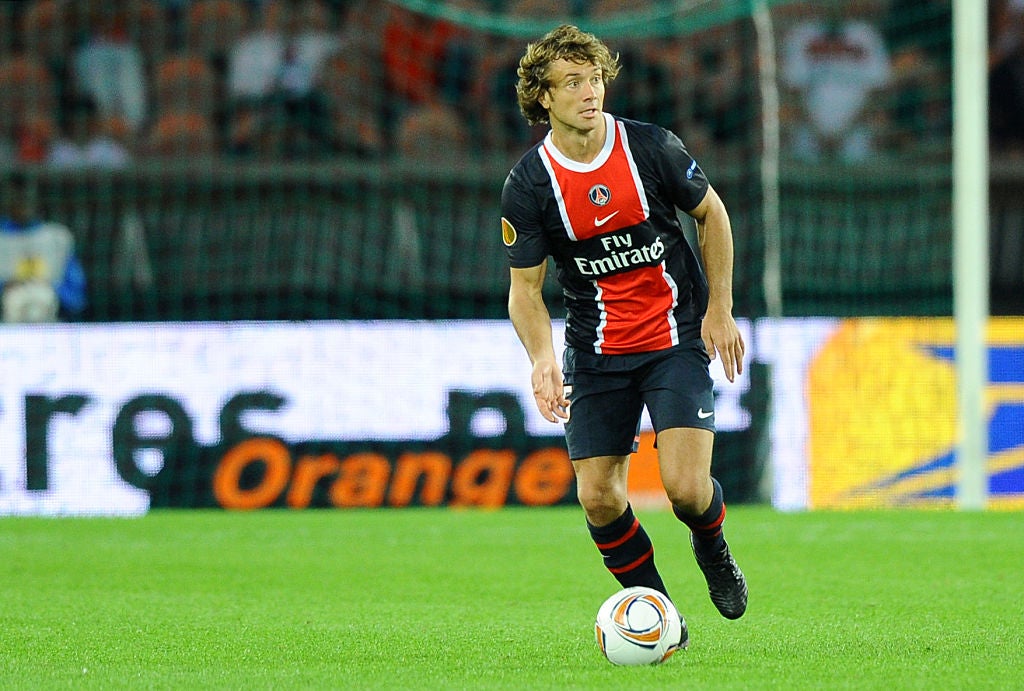 Diego Lugano: "Todo conspira para que el PSG salga con el título" Diego Lugano: "Todo conspira para que el PSG salga con el título"