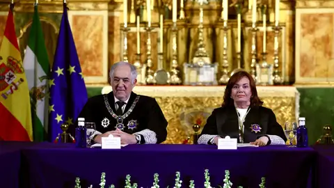El presidente del Tribunal Constitucional, Cándido Conde-Pumpido, yla vicepresidenta del Tribunal Constitucional, Inmaculada Montalbán Huerta en una foto de archivo El presidente del Tribunal Constitucional, Cándido Conde-Pumpido, yla vicepresidenta del Tribunal Constitucional, Inmaculada Montalbán Huerta en una foto de archivo
