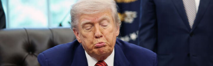 Se cumplen seis meses de la presidencia de Donald Trump, ¿cree que su mandato está siendo positivo o negativo?