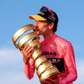 Simon Yates se proclama vencedor del Giro de Italia Simon Yates se proclama vencedor del Giro de Italia