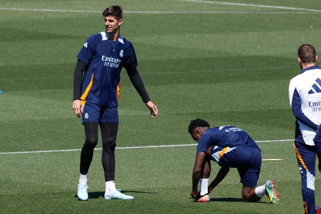 Courtois, baja con su selección por una sacroilitis Courtois, baja con su selección por una sacroilitis