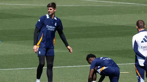 Courtois, baja con su selección por una sacroilitis Courtois, baja con su selección por una sacroilitis