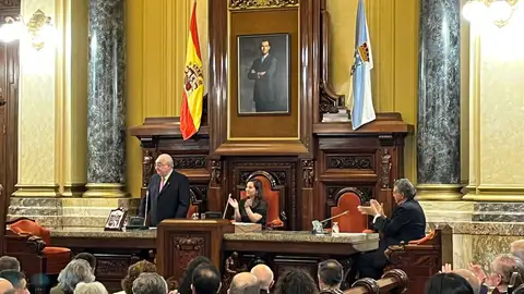 Ramón Núñez Centella ya es oficialmente hijo predilecto de A Coruña Ramón Núñez Centella ya es oficialmente hijo predilecto de A Coruña