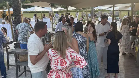 Un momento de la fiesta de apertura de Aprés Beach Un momento de la fiesta de apertura de Aprés Beach