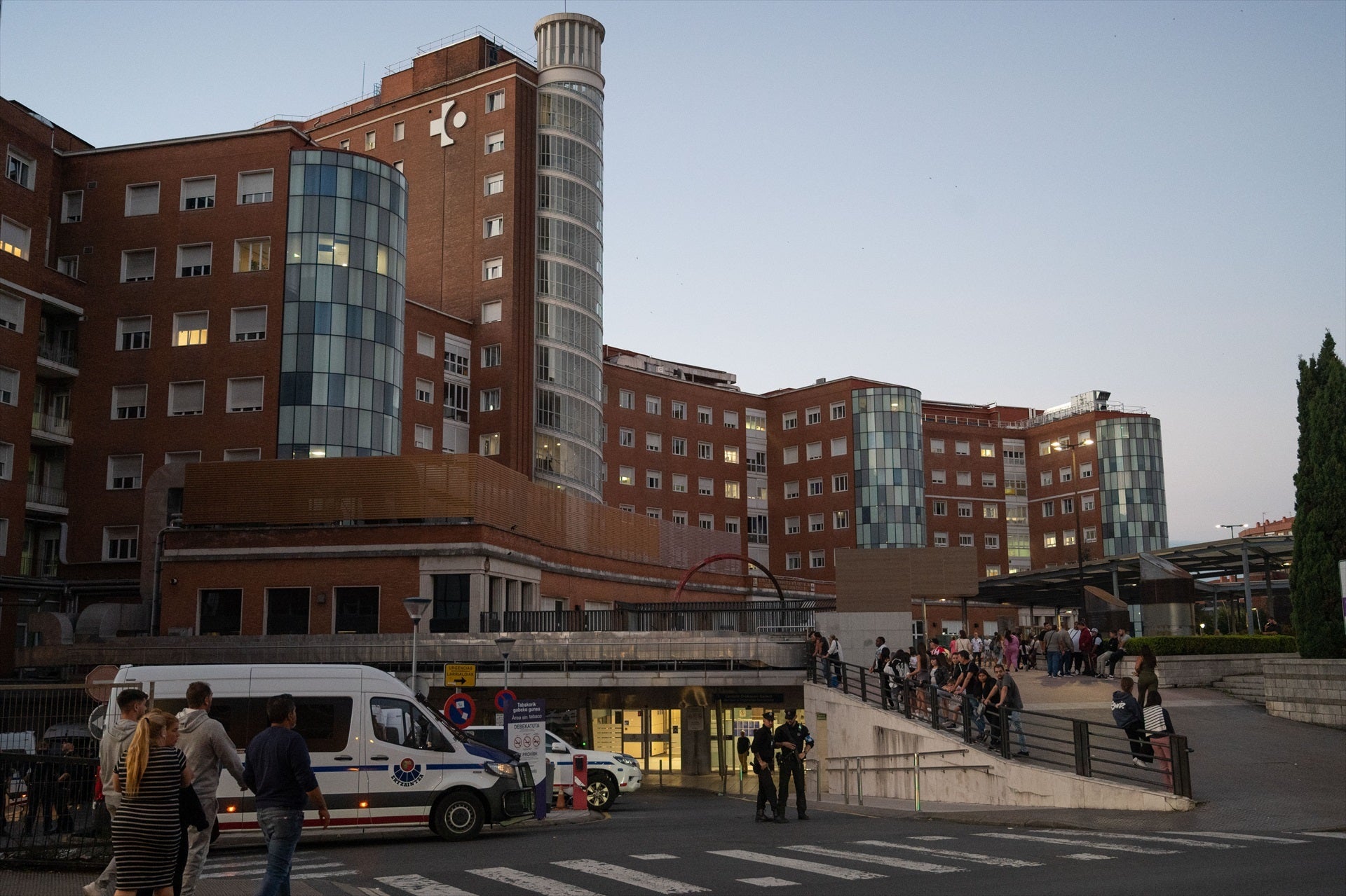 Un médico, amonestado por acompañar fuera de turno a una niña en el final de su vida: "No puedo entenderlo" Un médico, amonestado por acompañar fuera de turno a una niña en el final de su vida: "No puedo entenderlo"