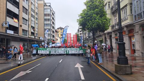 Manifestaci&oacute;n en defensa de la educaci&oacute;n p&uacute;blica en Asturias 1 de junio de 2025