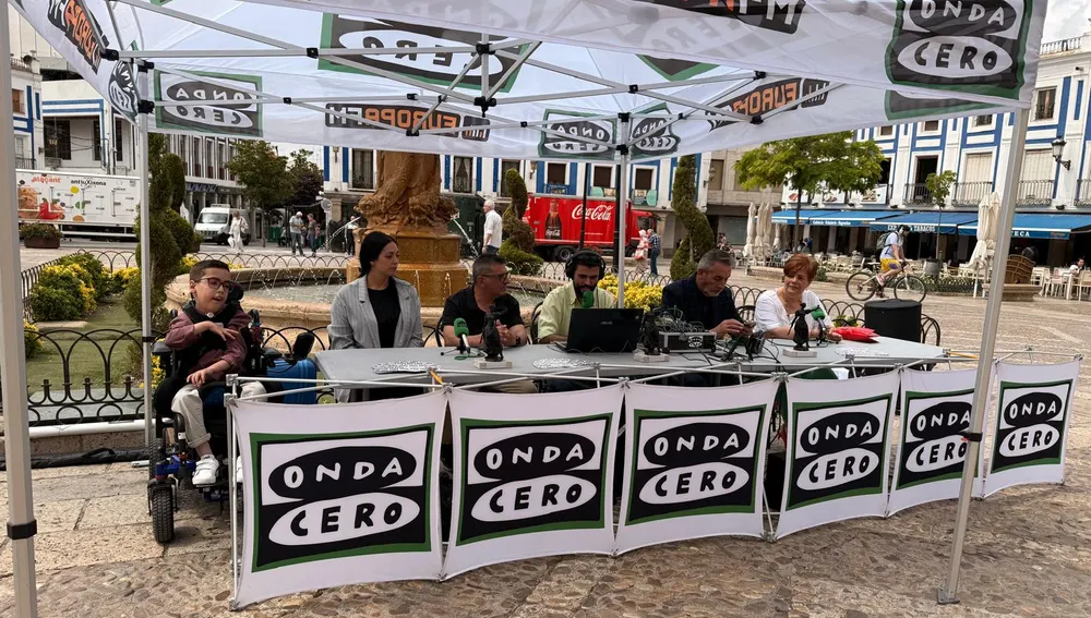 Programa especial Más de Uno Valdepeñas desde la Plaza de España (Valdepeñas) Programa especial Más de Uno Valdepeñas desde la Plaza de España (Valdepeñas)