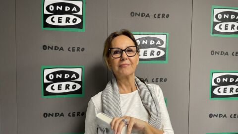 Mar&iacute;a Due&ntilde;as presentando "Por si un d&iacute;a volvemos"