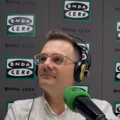 José Bort en los estudios de Onda Cero Castellón. 