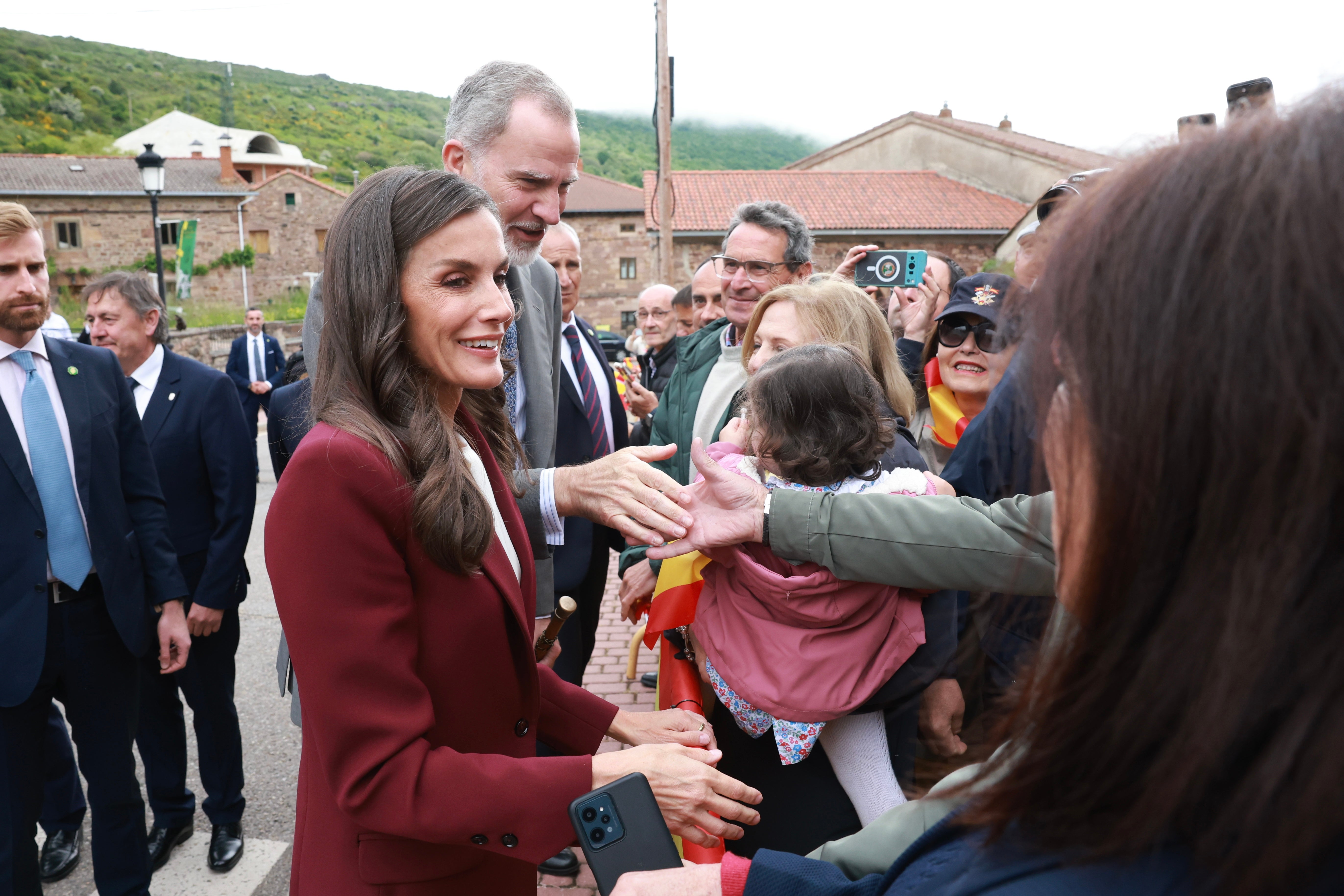 Felipe VI defiende el "legado milenario" de Brañosera y su municipalismo como "modelo inspirador" para "vivir juntos" Felipe VI defiende el "legado milenario" de Brañosera y su municipalismo como "modelo inspirador" para "vivir juntos"