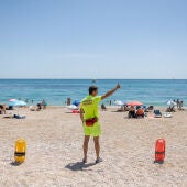 Las playas de Finestrat y L'Alfàs del Pi se preparan para la temporada estival