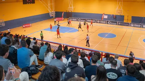 La inversión de más de 2,2 millones de euros en instalaciones deportivas contempla seis pabellones, la pista de atletismo de Diocles y el circuito de Royanejos La inversión de más de 2,2 millones de euros en instalaciones deportivas contempla seis pabellones, la pista de atletismo de Diocles y el circuito de Royanejos