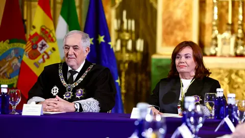 El presidente del Tribunal Constitucional, Cándido Conde Pumpido, y la vicepresidenta, Inmaculada Montalbán El presidente del Tribunal Constitucional, Cándido Conde Pumpido, y la vicepresidenta, Inmaculada Montalbán