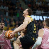 Valencia y Tenerife toman ventaja en los cuartos de final