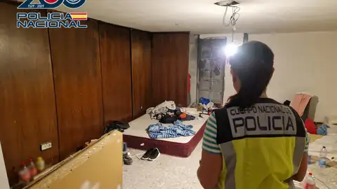 Un piso donde malvivían los albañiles Un piso donde malvivían los albañiles