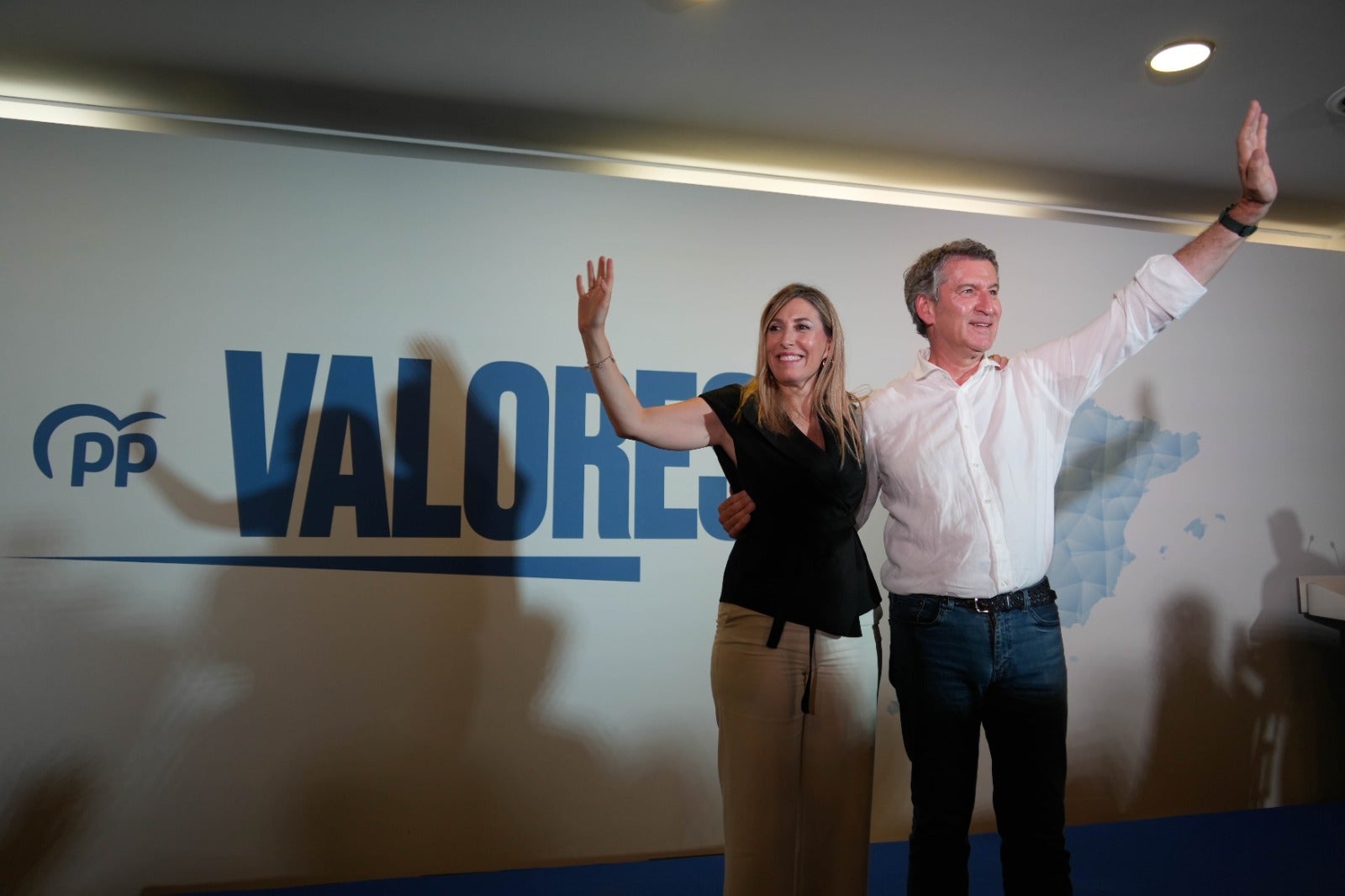Feijóo lamenta en Cáceres que el PSOE quiera convertir a Extremadura en la "Zona Cero" de la decadencia del "Sanchismo" Feijóo lamenta en Cáceres que el PSOE quiera convertir a Extremadura en la "Zona Cero" de la decadencia del "Sanchismo"