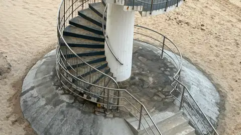 Obra finalizada de la escalera de caracol Obra finalizada de la escalera de caracol