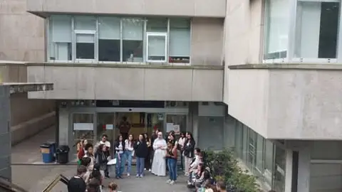 Estudiantes gallegos afrontan la PAU con nervios y diversidad de opiniones sobre el cambio del modelo de examen Estudiantes gallegos afrontan la PAU con nervios y diversidad de opiniones sobre el cambio del modelo de examen