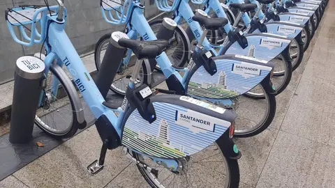 Bicicletas eléctricas del servicio TUeBICI del ayuntamiento de Santander Bicicletas eléctricas del servicio TUeBICI del ayuntamiento de Santander