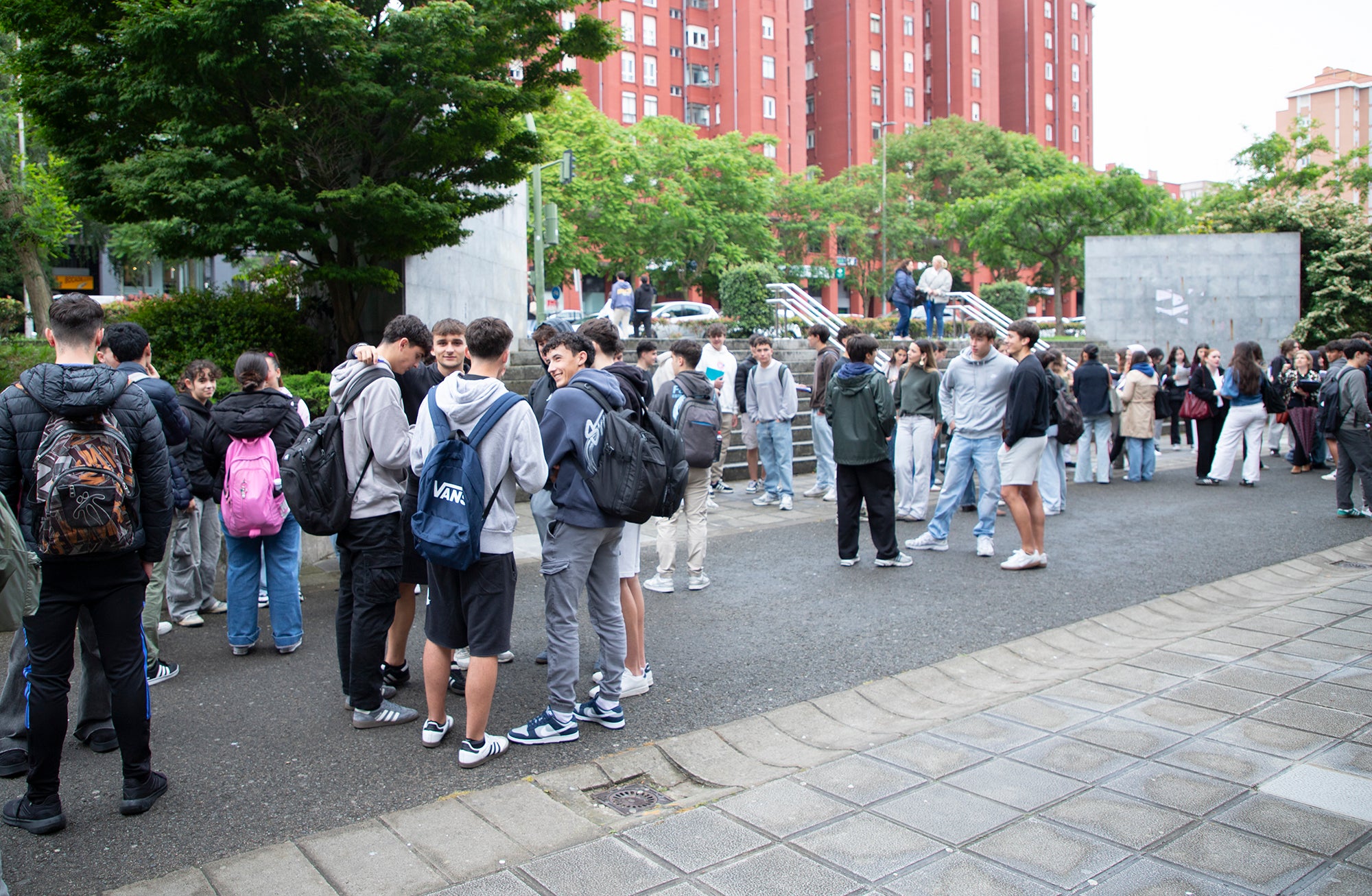 Becas de 900 euros al mes para estudiar en universidades de otra ciudad: requisitos y cuantía total Becas de 900 euros al mes para estudiar en universidades de otra ciudad: requisitos y cuantía total