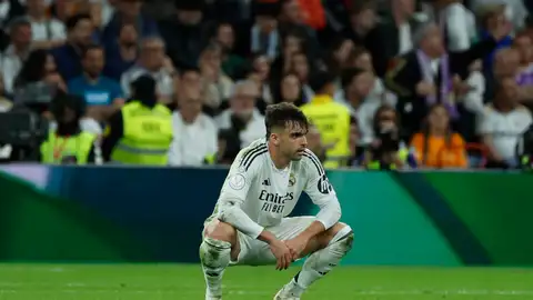 El defensa del Real Madrid Raúl Asencio, durante un partido con el primer equipo. El defensa del Real Madrid Raúl Asencio, durante un partido con el primer equipo.
