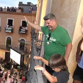 Bragarnik, en el balcón del Ayuntamiento. Bragarnik, en el balcón del Ayuntamiento.