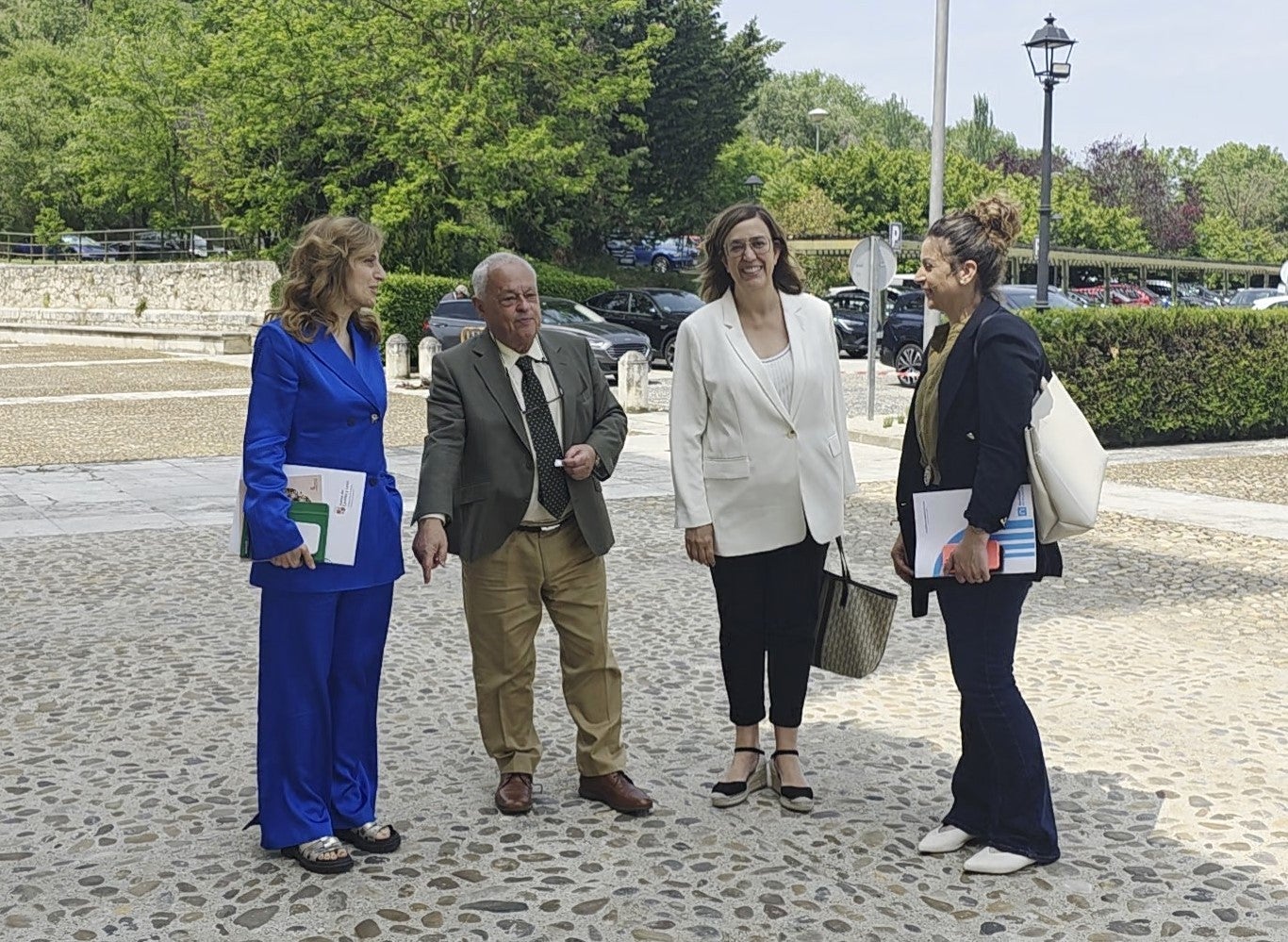 La Diputación consigue el compromiso de colaboración con la Consejería de Cultura para sacar adelante el proyecto de la villa romana "La Tejada" La Diputación consigue el compromiso de colaboración con la Consejería de Cultura para sacar adelante el proyecto de la villa romana "La Tejada"