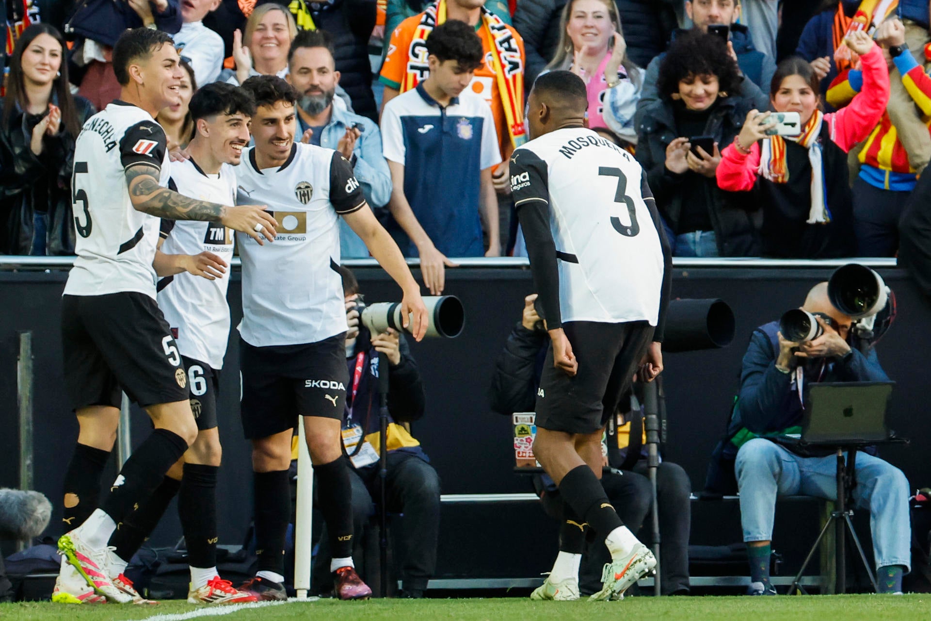 Mosquera, Tárrega, Javi Guerra y Diego López, se marchan con la selección pendientes de su futuro Mosquera, Tárrega, Javi Guerra y Diego López, se marchan con la selección pendientes de su futuro