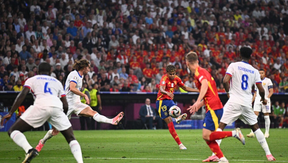 Lamine Yamal marca a Francia en las semifinales de la Euro 2024