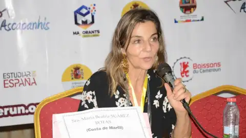 María Suárez Botas moderando unas jornadas en Costa de Marfil María Suárez Botas moderando unas jornadas en Costa de Marfil