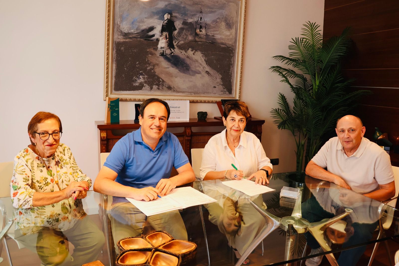 El ayuntamiento de Finestrat destina 5.000 euros al club de pensionistas para apoyar sus actividades El ayuntamiento de Finestrat destina 5.000 euros al club de pensionistas para apoyar sus actividades
