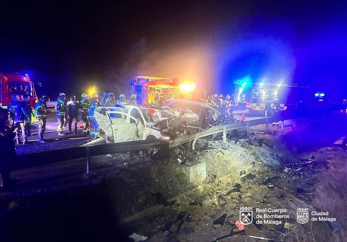 Cuatro muertos en una colisión entre dos turismos en la salida de la AP-7 hacia Torremolinos Cuatro muertos en una colisión entre dos turismos en la salida de la AP-7 hacia Torremolinos