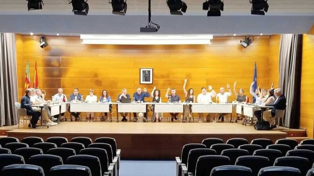 El ayuntamiento de Altea ha aprobado en pleno una nueva normativa para controlar el crecimiento de las viviendas de uso turístico El ayuntamiento de Altea ha aprobado en pleno una nueva normativa para controlar el crecimiento de las viviendas de uso turístico