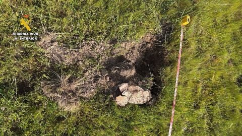 Sorprenden a dos expoliadores con detectores de metal en la calzada romana entre Plasencia y Galisteo