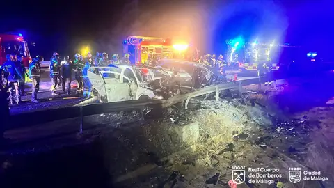 Cuatro muertos, uno de ellos policía, en una persecución por un robo en Málaga Cuatro muertos, uno de ellos policía, en una persecución por un robo en Málaga