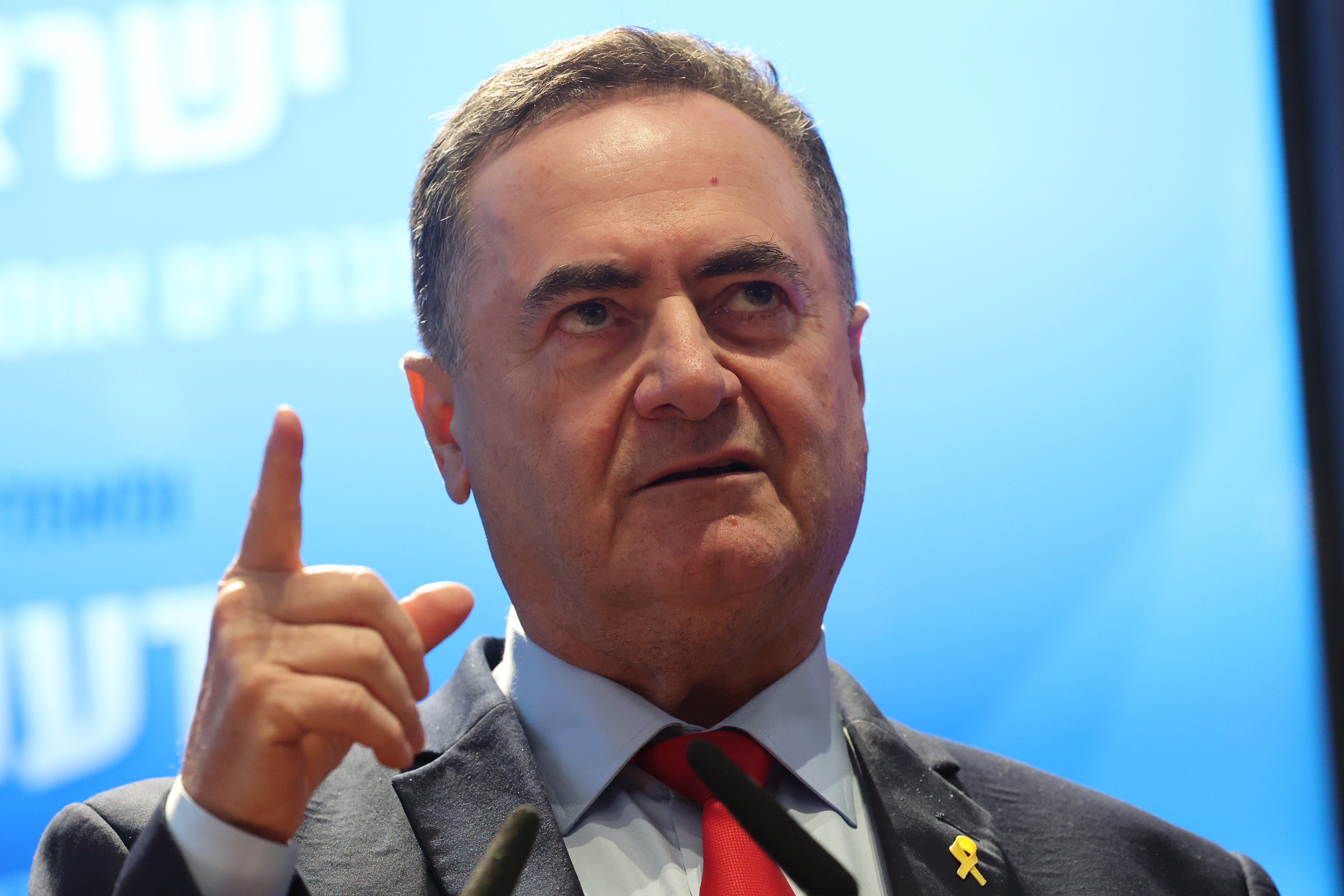 Ministro de Defensa israelí amenaza a Greta Thunberg: "Dad la vuelta porque no llegaréis a Gaza" Ministro de Defensa israelí amenaza a Greta Thunberg: "Dad la vuelta porque no llegaréis a Gaza"