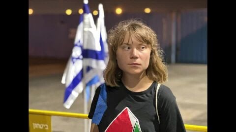 Israel distribuye una foto de la activista Greta Thunberg tras interceptar la Flotilla de la libertad/ Reuters