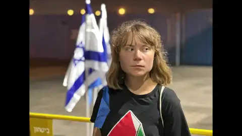 Israel distribuye una foto de la activista Greta Thunberg tras interceptar la Flotilla de la libertad Israel distribuye una foto de la activista Greta Thunberg tras interceptar la Flotilla de la libertad/ Reuters