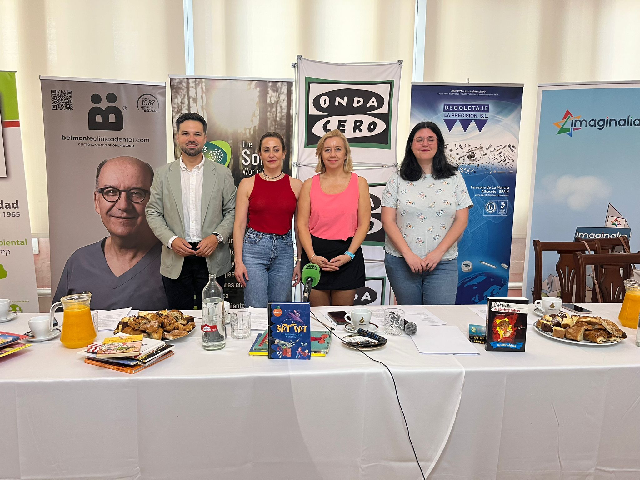 'Sonrisas de Cuento' recauda más de 2.500 libros en su novena edición 'Sonrisas de Cuento' recauda más de 2.500 libros en su novena edición