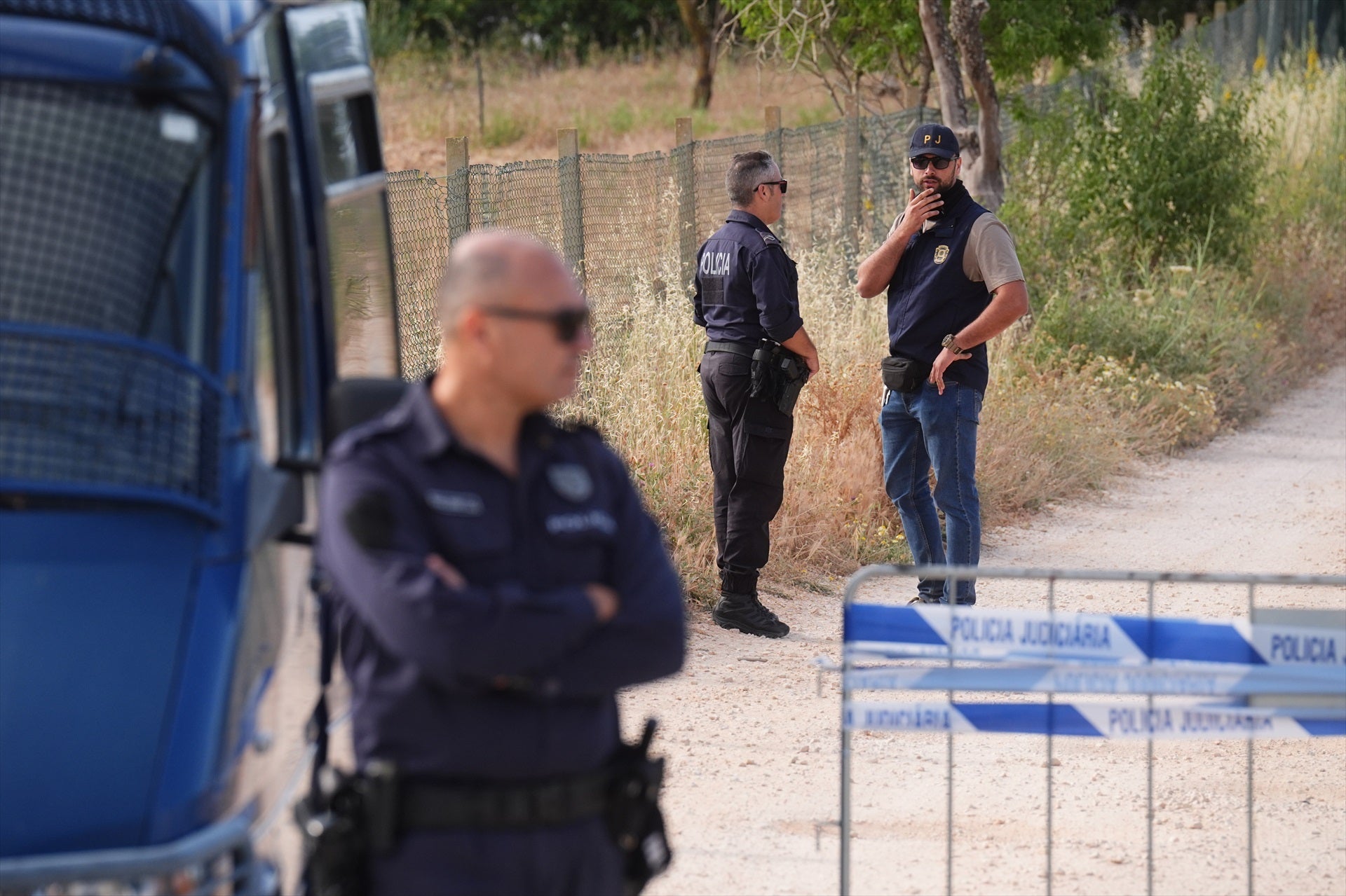 El extraño hallazgo de la Policía mientras buscaba a Madeleine McCann: huesos de animales y ropa de adultos El extraño hallazgo de la Policía mientras buscaba a Madeleine McCann: huesos de animales y ropa de adultos