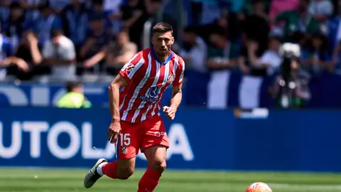 Lenglet se desvincula del Barça y firma con el Atlético de Madrid Lenglet se desvincula del Barça y firma con el Atlético de Madrid