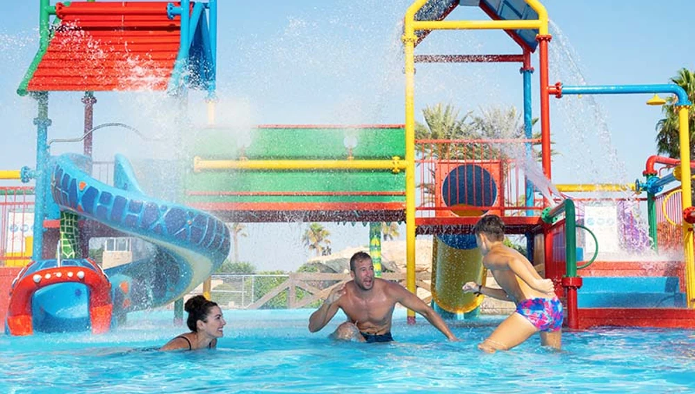 Aquopolis Torrevieja abre sus puertas al verano y a la diversión Aquopolis Torrevieja abre sus puertas al verano y a la diversión