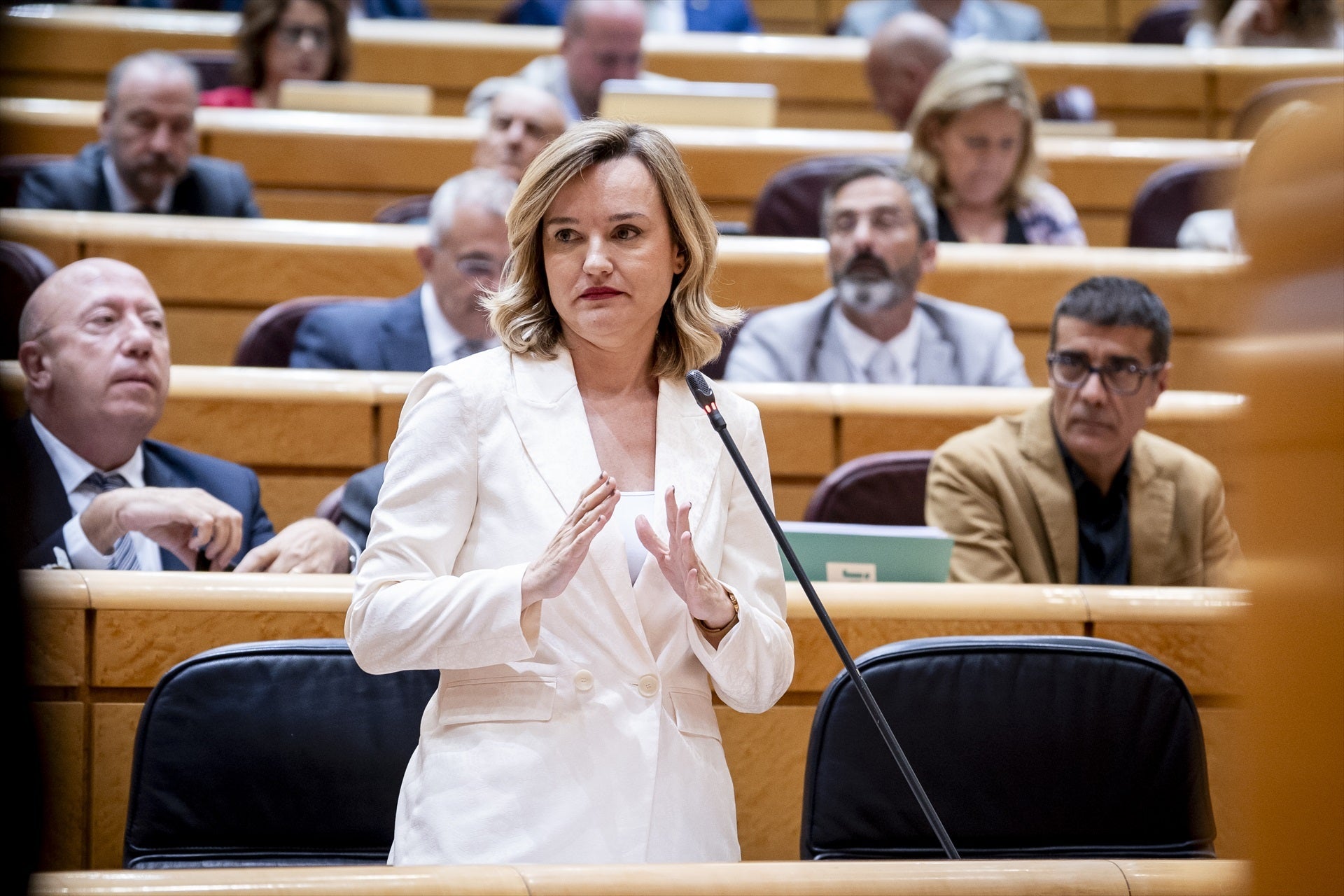 Ofensiva total contra los jueces: el Gobierno repite con el fiscal general su estrategia de defensa Ofensiva total contra los jueces: el Gobierno repite con el fiscal general su estrategia de defensa