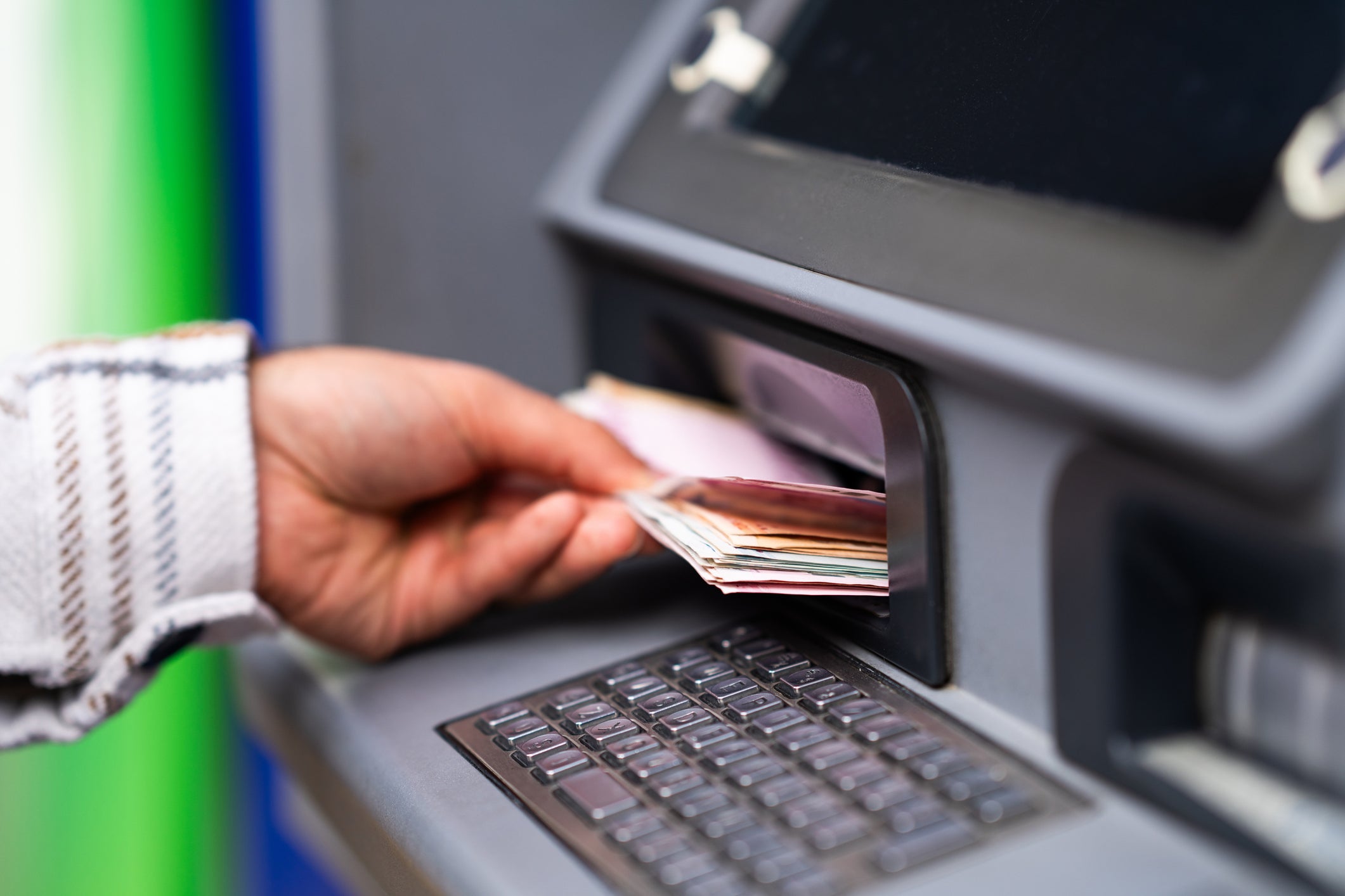 Los dos únicos bancos que te permiten cobrar el dinero de la Lotería de Navidad 2025 Los dos únicos bancos que te permiten cobrar el dinero de la Lotería de Navidad 2025