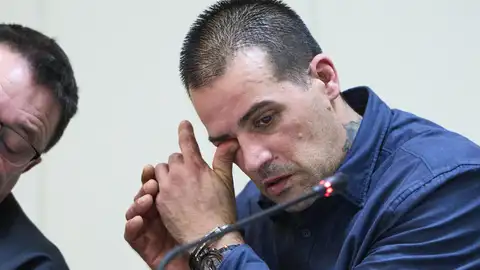 El condenado por asesinar a su pareja y bebé en Liaño dice que él no fue: "Investiguen, tengo mis sospechas" El condenado por asesinar a su pareja y bebé en Liaño dice que él no fue: "Investiguen, tengo mis sospechas"